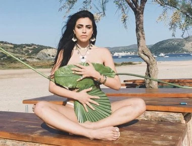 Κόνι Μεταξά: Πρόβλημα στο πρόσωπό της (φωτό)